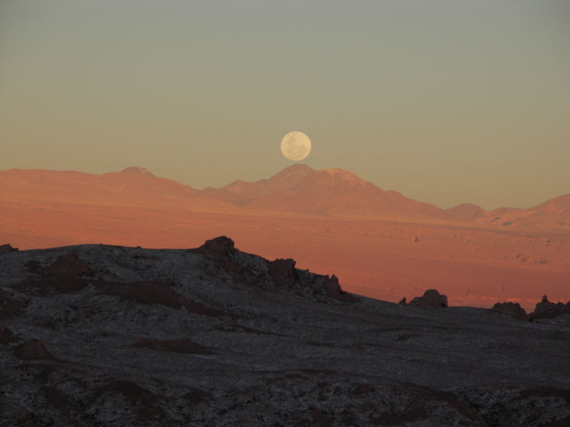 800px Mondaufgang im Valle de la Luna